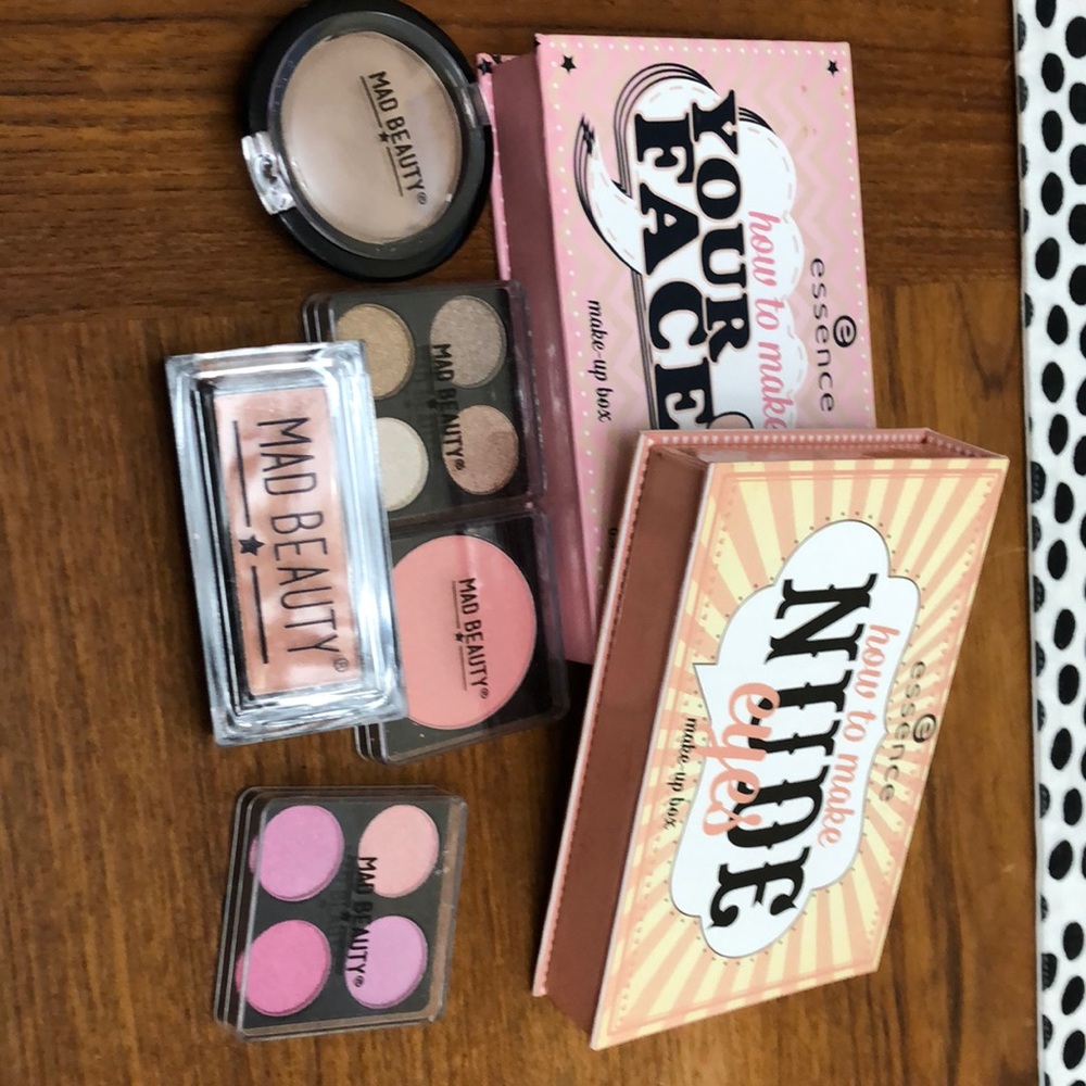 Makeup bundle
